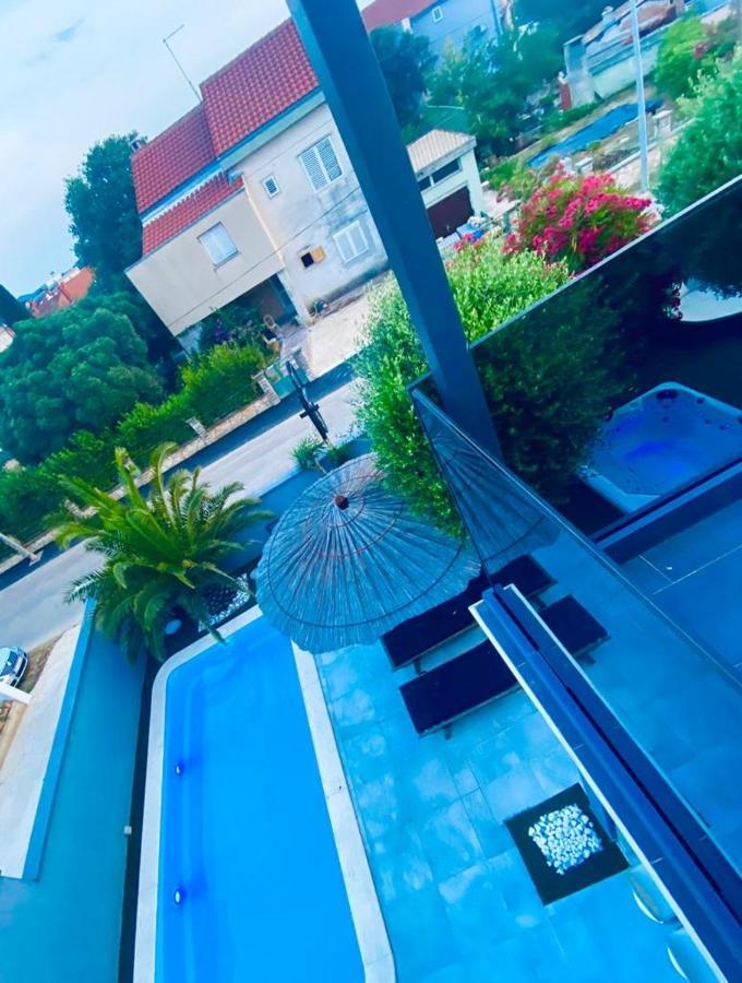 Apartmani Vernissage Biograd Na Moru Luaran gambar