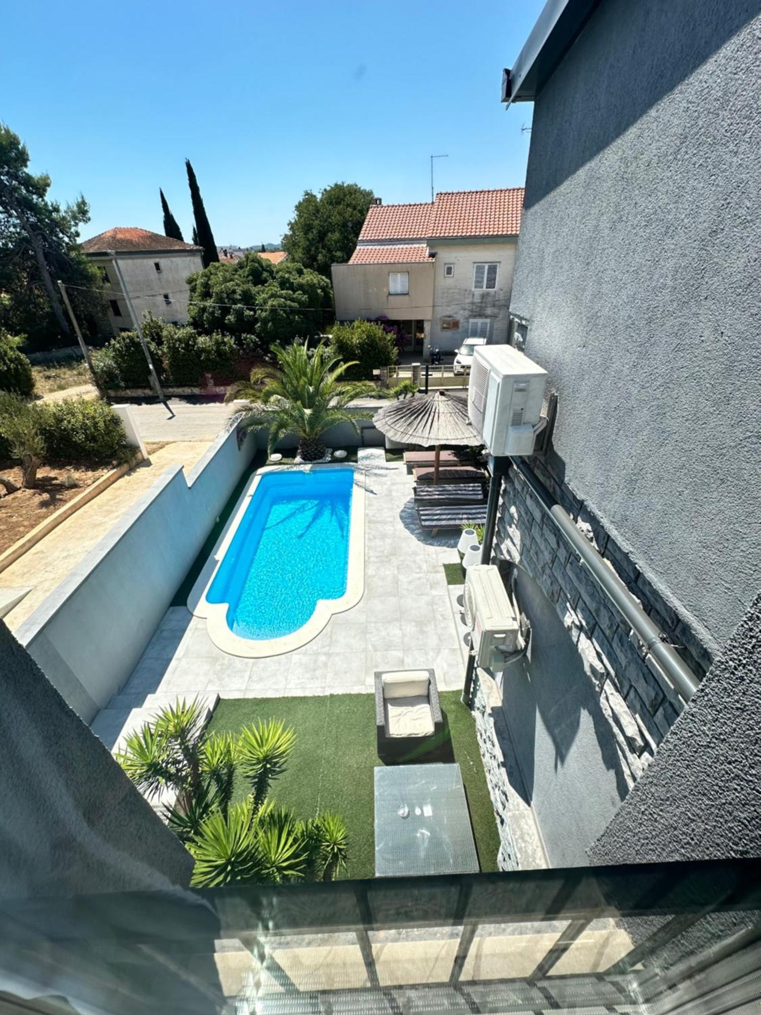 Apartmani Vernissage Biograd Na Moru Luaran gambar