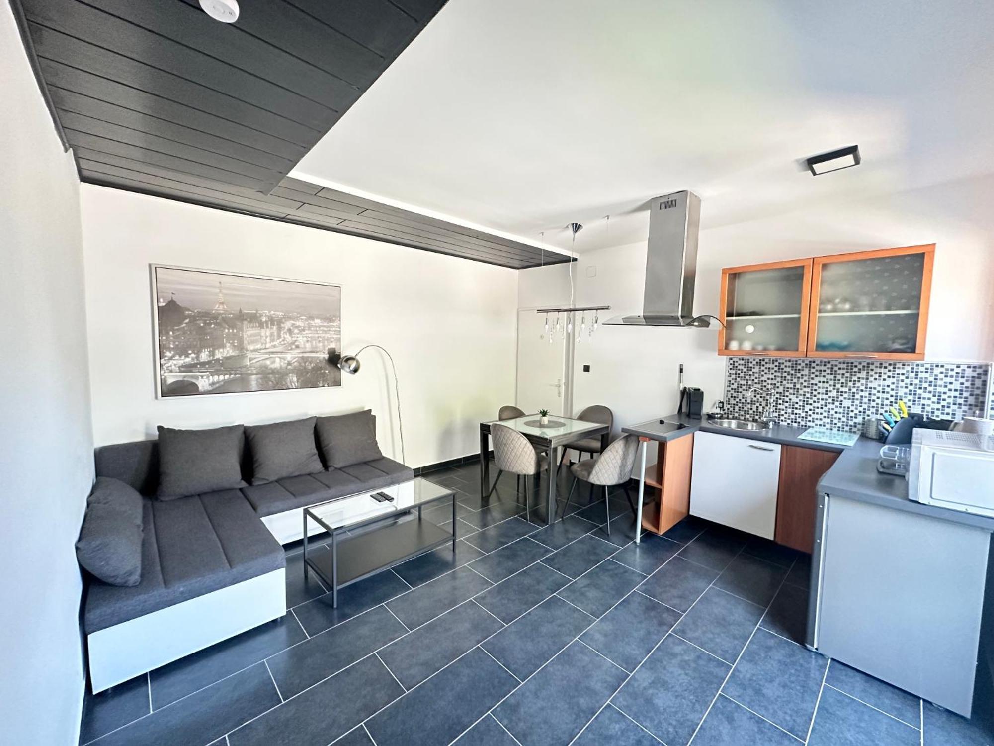 Apartmani Vernissage Biograd Na Moru Luaran gambar