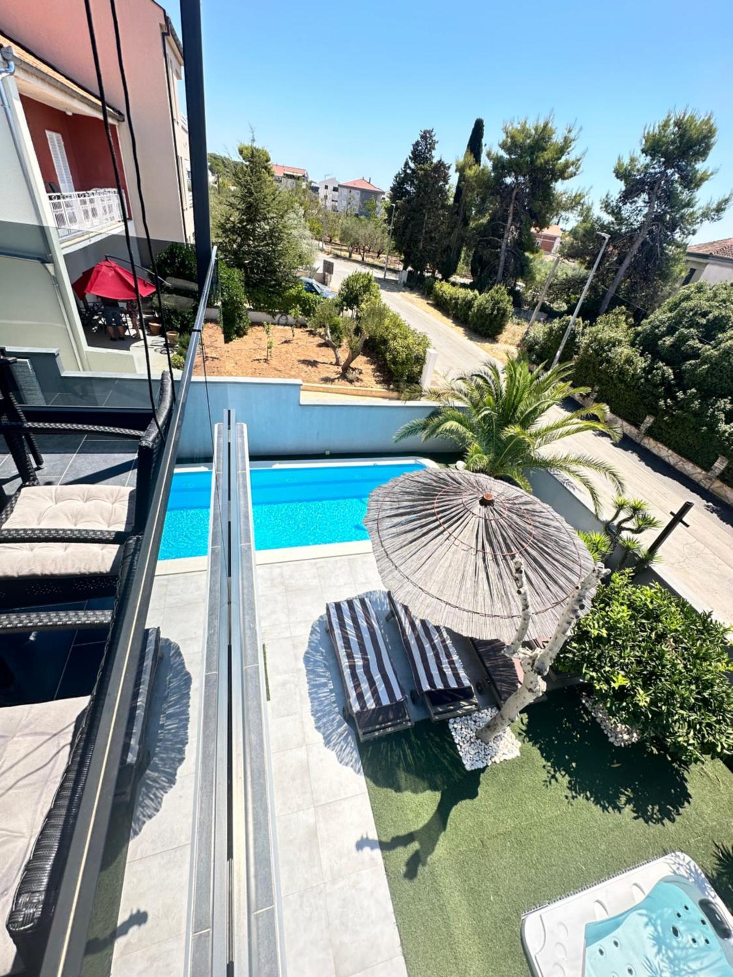 Apartmani Vernissage Biograd Na Moru Luaran gambar
