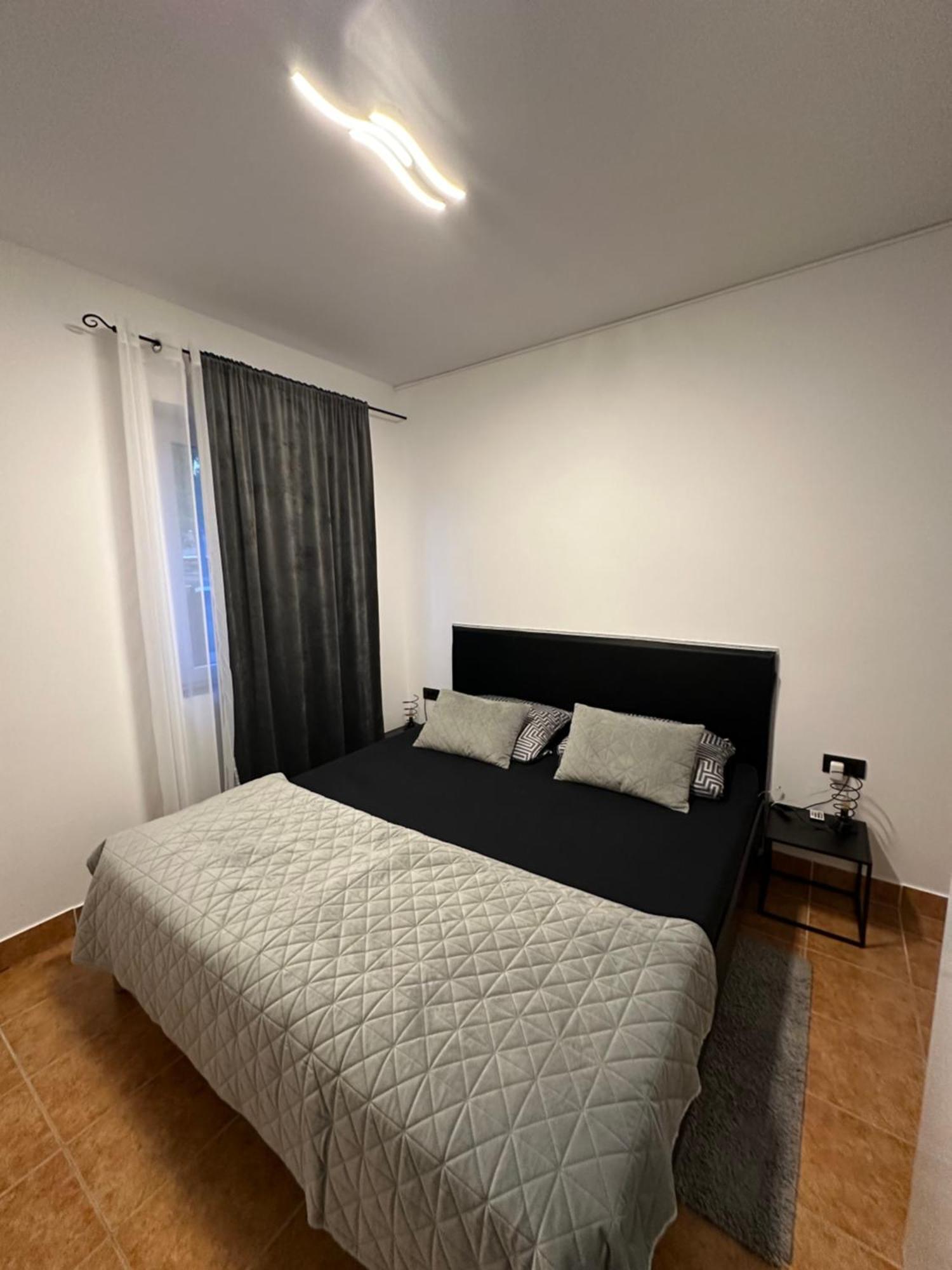 Apartmani Vernissage Biograd Na Moru Luaran gambar
